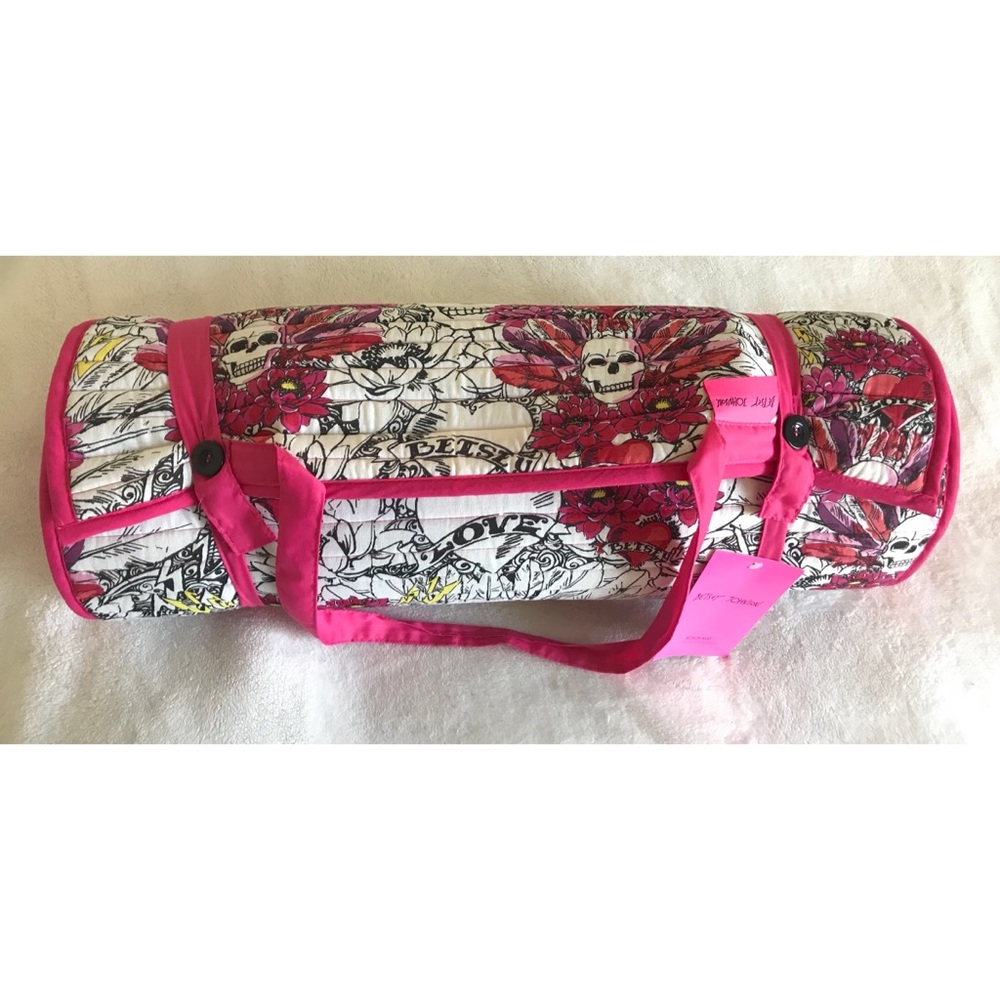 Betsey Johnson Beach Mat Skulls and Flowers